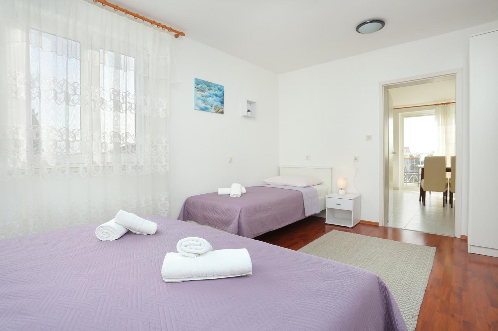 Apartments And Rooms With Parking Space Kastel Stafilic, Kastela - 18673 Habitación foto
